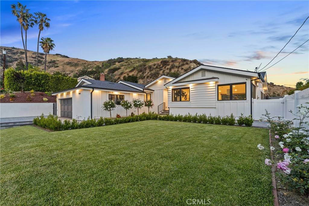 Glendale, CA 91202,1866 Idlewood RD