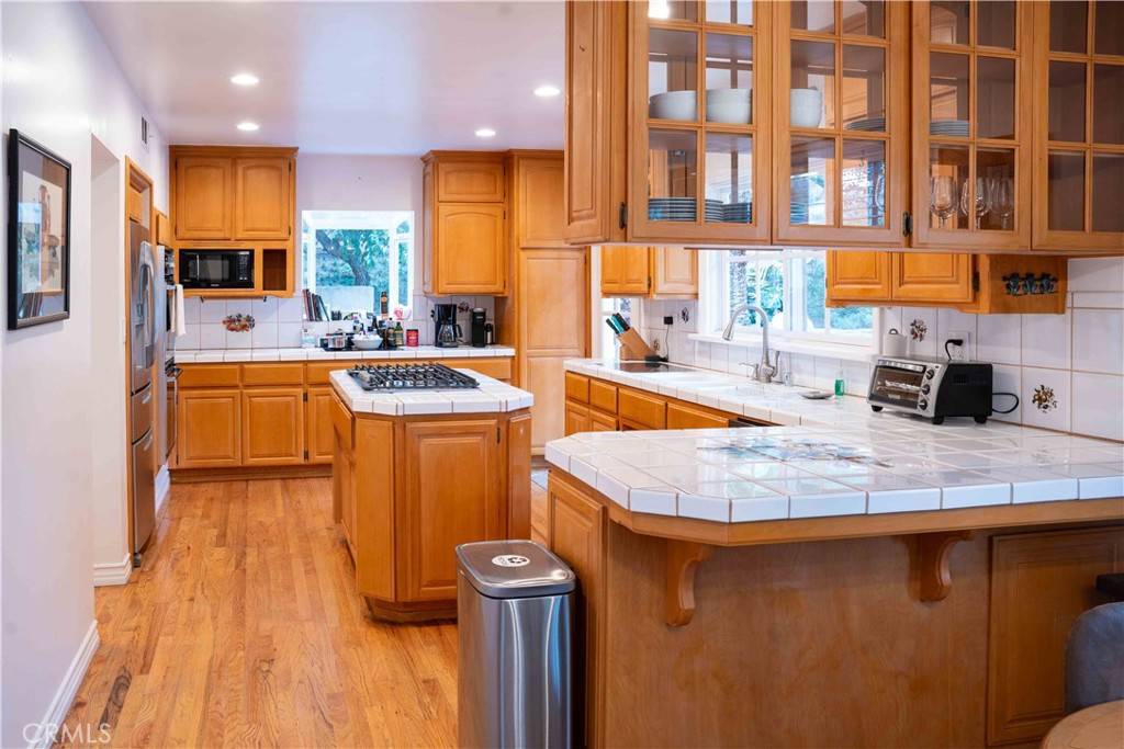Hollywood Hills, CA 90068,7703 Skyhill DR