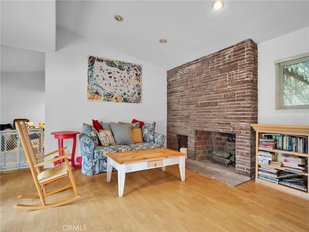 Woodland Hills, CA 91364,5300 Winnetka AVE