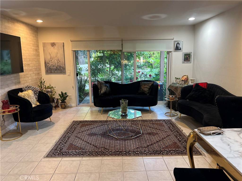 Canoga Park, CA 91303,7111 Farralone AVE #104