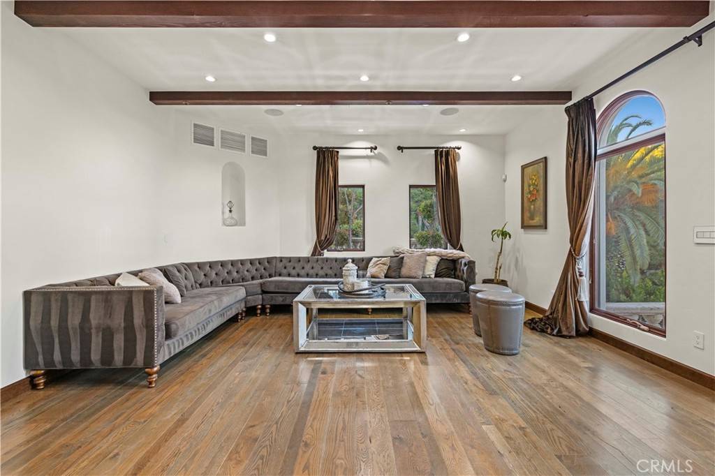 Los Angeles, CA 90068,2995 Belden Drive