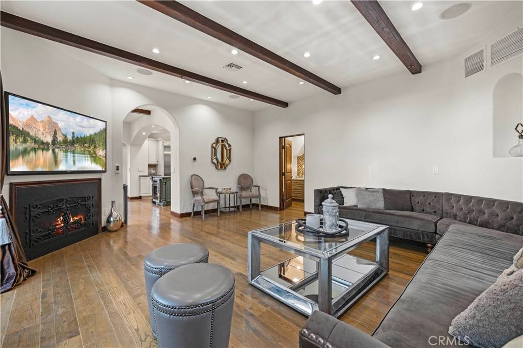 Los Angeles, CA 90068,2995 Belden Drive
