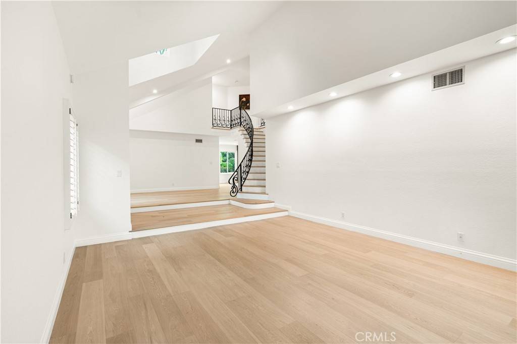 Agoura Hills, CA 91301,5503 Hartglen PL