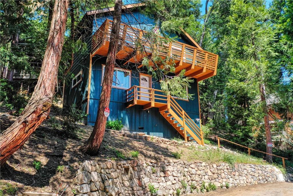 Lake Arrowhead, CA 92352,698 W Victoria CT
