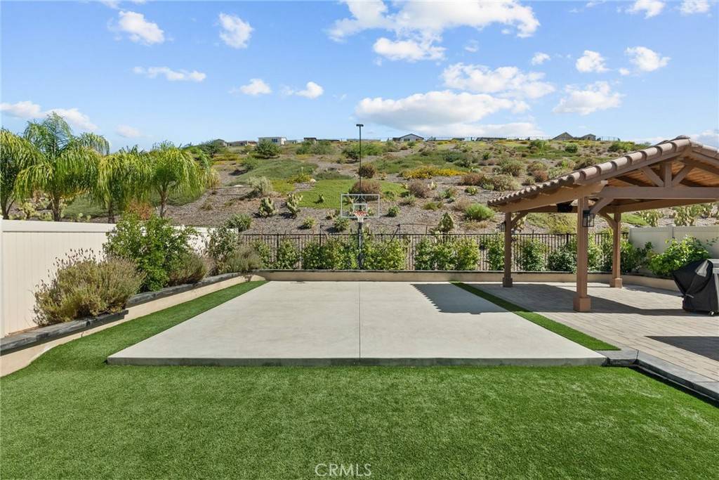 Saugus, CA 91350,28600 Foothill WAY