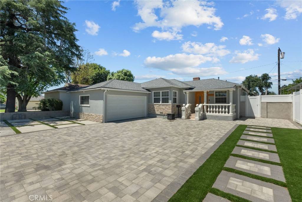 Northridge, CA 91324,8957 Eames AVE