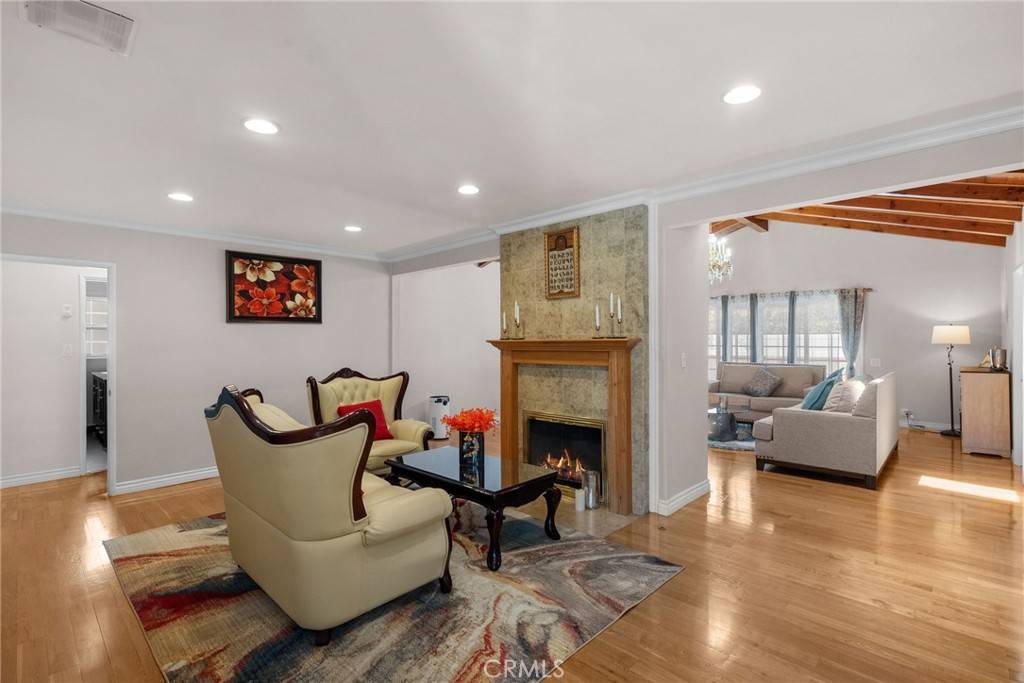 Northridge, CA 91324,8957 Eames AVE