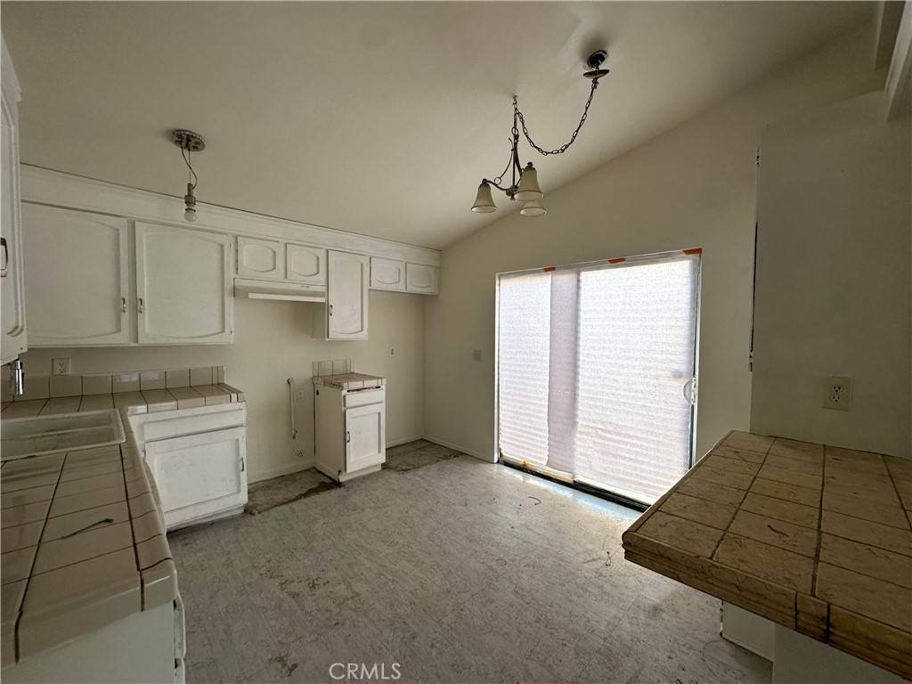 Lancaster, CA 93535,457 E Avenue J4