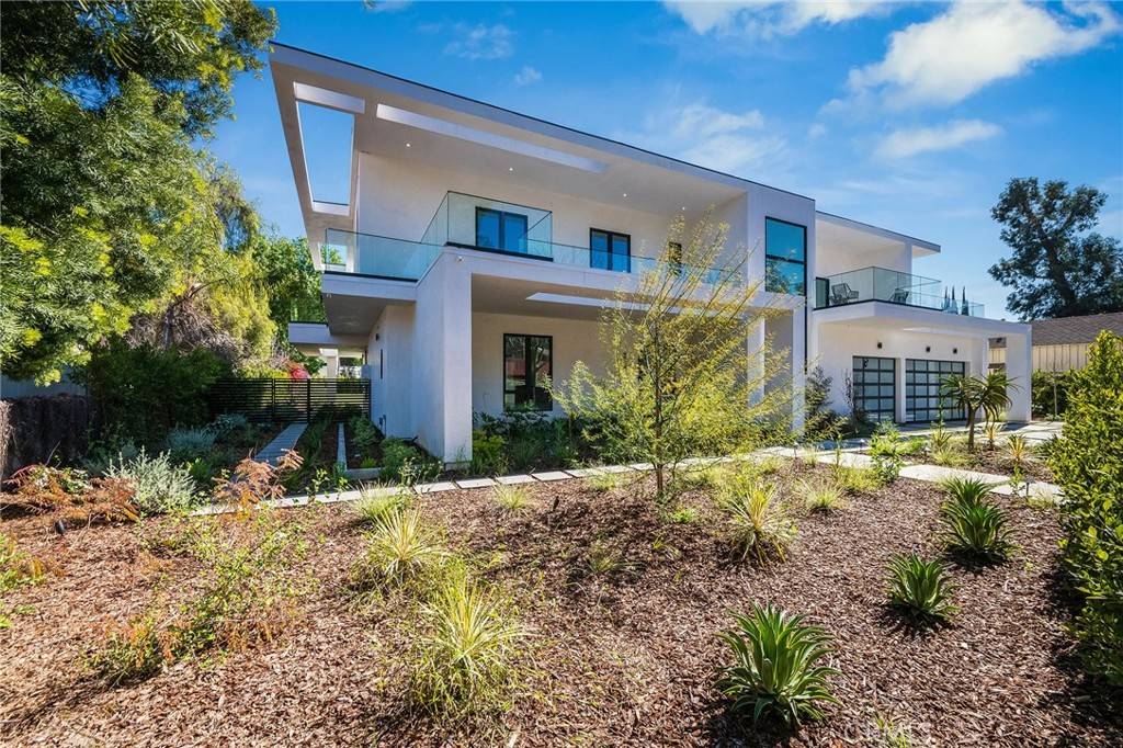 Tarzana, CA 91356,4930 Palomar DR