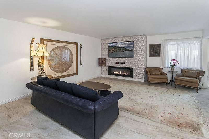 West Hills, CA 91304,8479 Moorcroft AVE