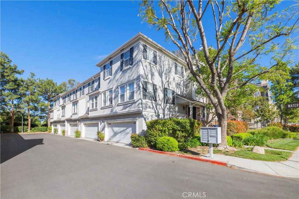 Valencia, CA 91355,23423 Waterway LN #17