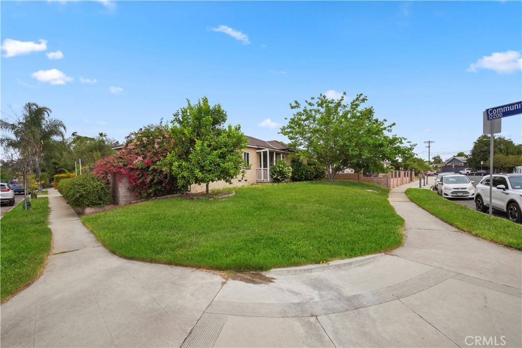 Sun Valley, CA 91352,8331 Sharp AVE