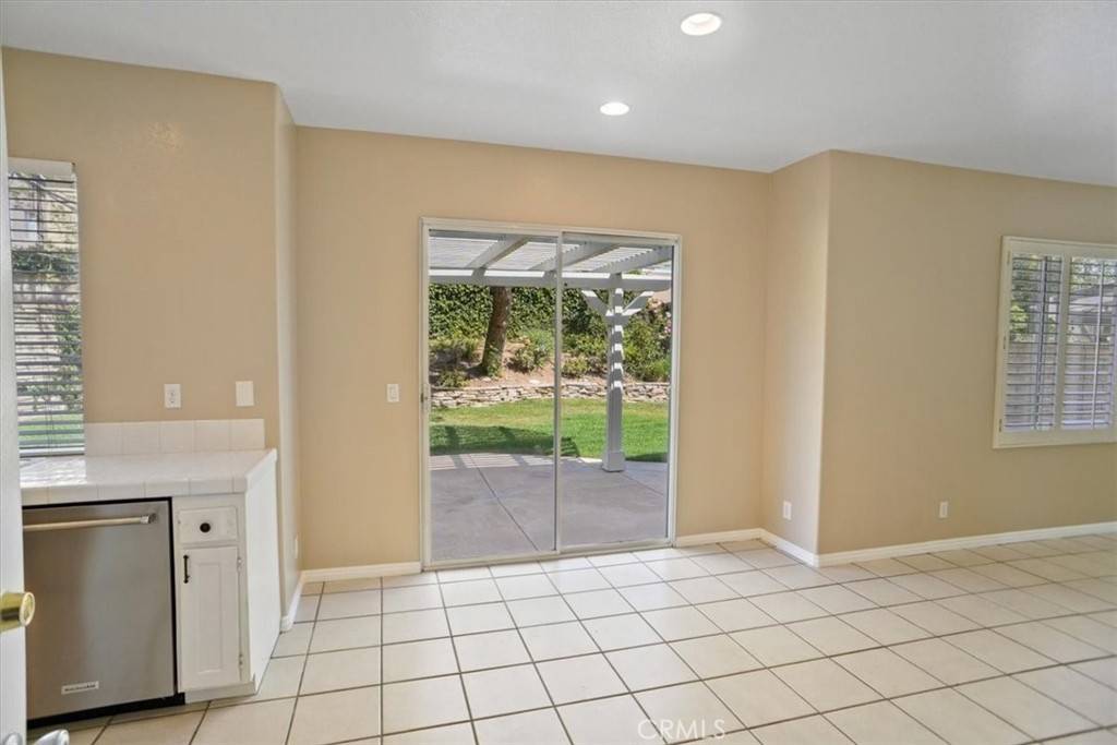 Valencia, CA 91354,28048 Memory LN