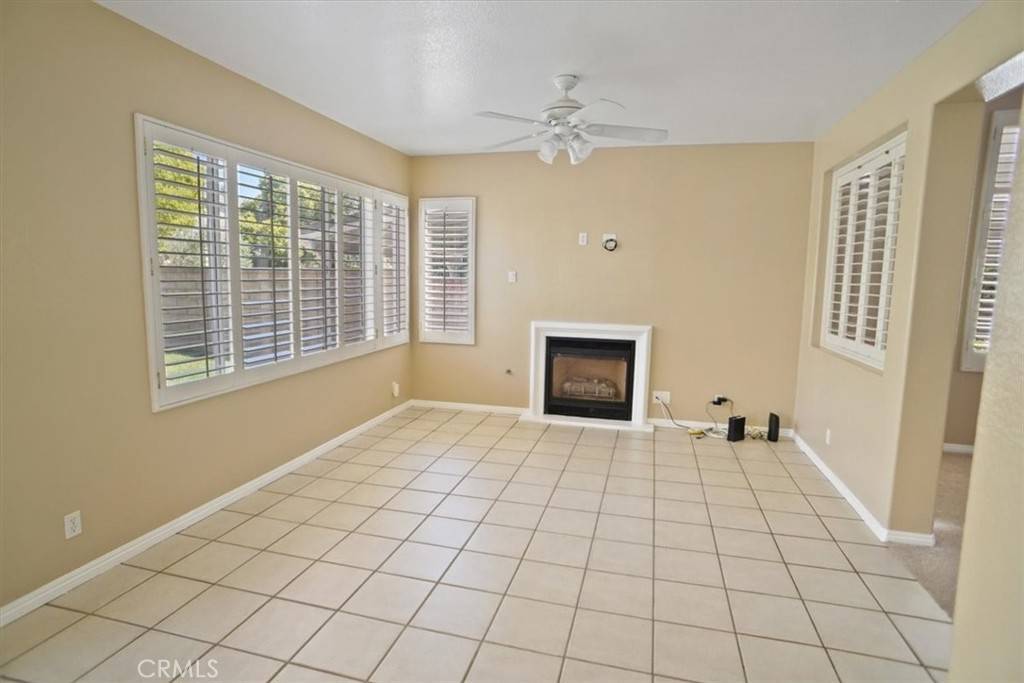 Valencia, CA 91354,28048 Memory LN