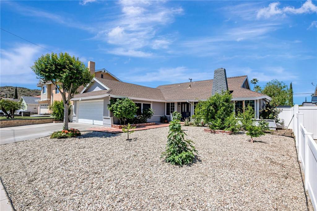 Canyon Country, CA 91351,27049 Langside AVE