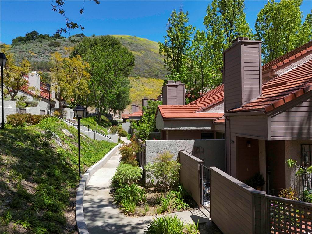 Thousand Oaks, CA 91362,286 Via Colinas #183