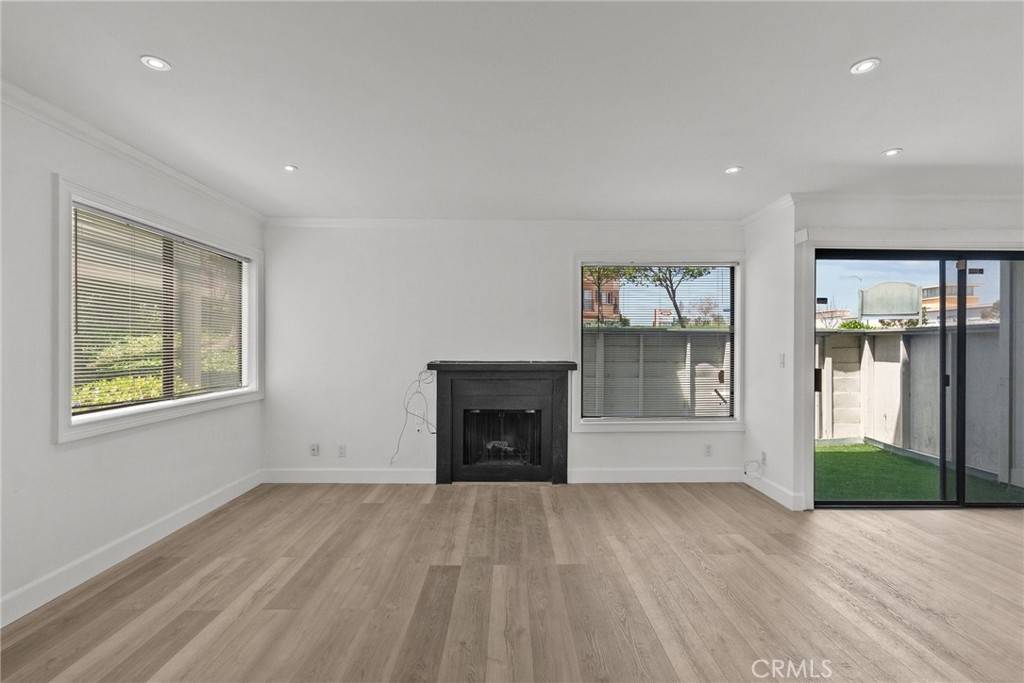 Sunland, CA 91040,10500 Sunland BLVD #4