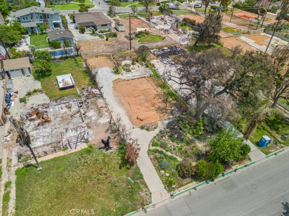 Altadena, CA 91001,2160 Maiden LN