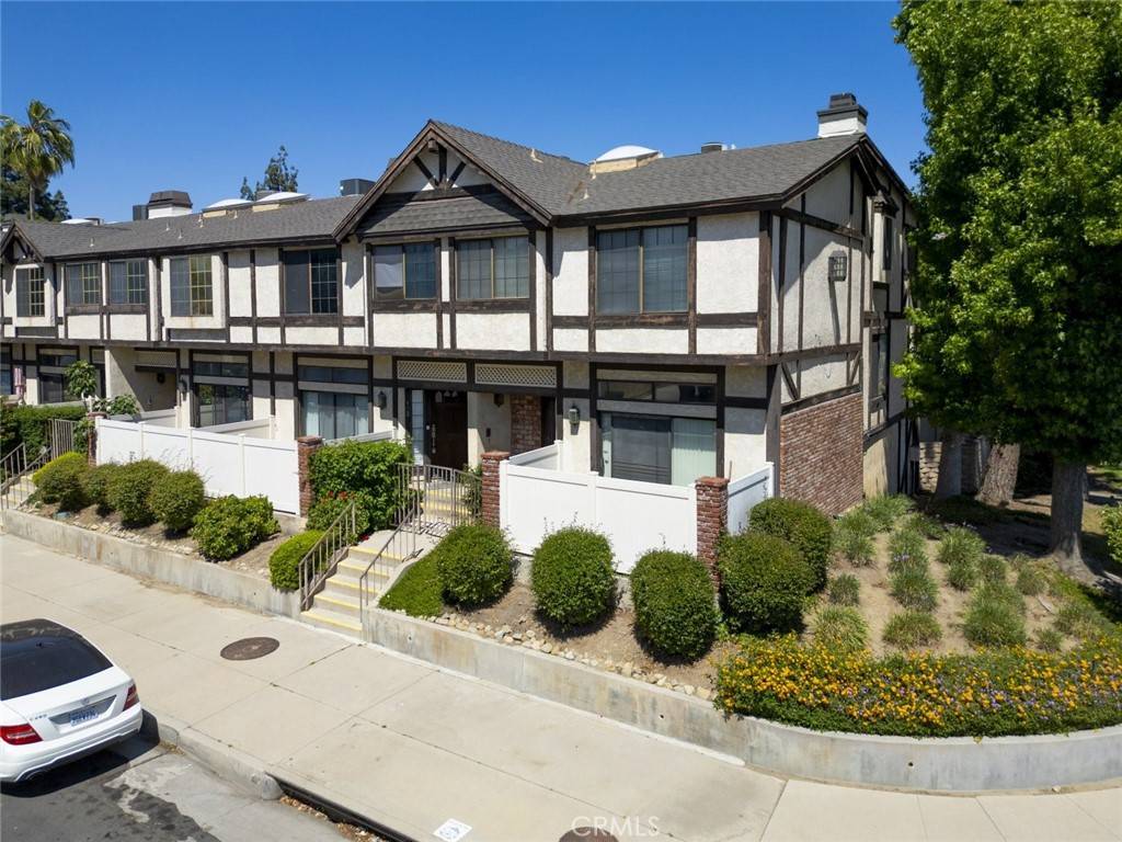 Winnetka, CA 91306,20737 Roscoe BLVD #102