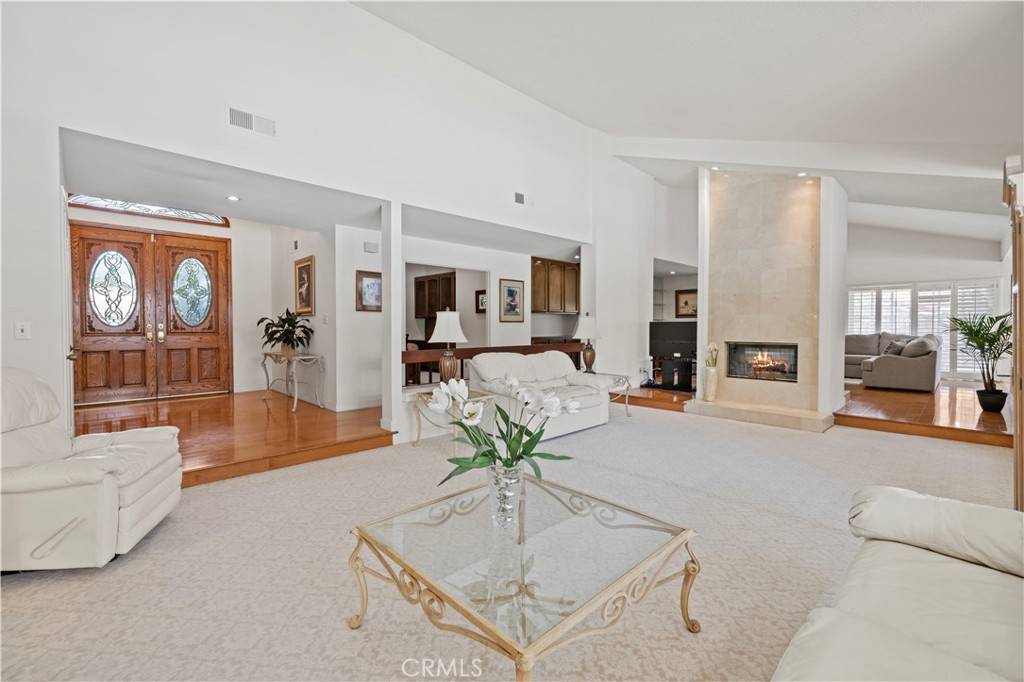 Northridge, CA 91324,9935 Topeka DR
