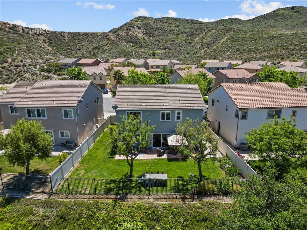 Canyon Country, CA 91387,17115 Princess Tree CT