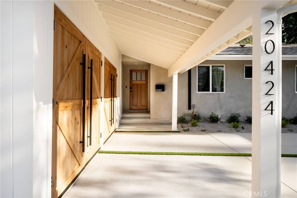 Woodland Hills, CA 91367,20424 Tiara ST