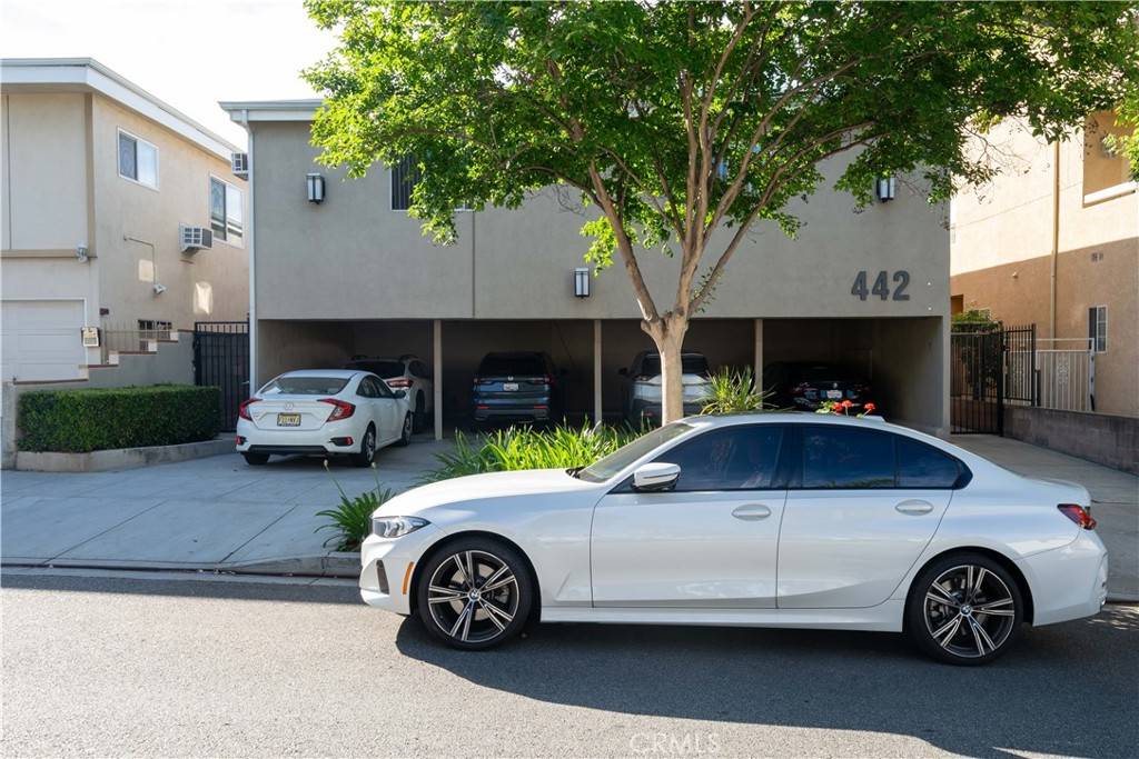 Burbank, CA 91501,442 E Santa Anita AVE