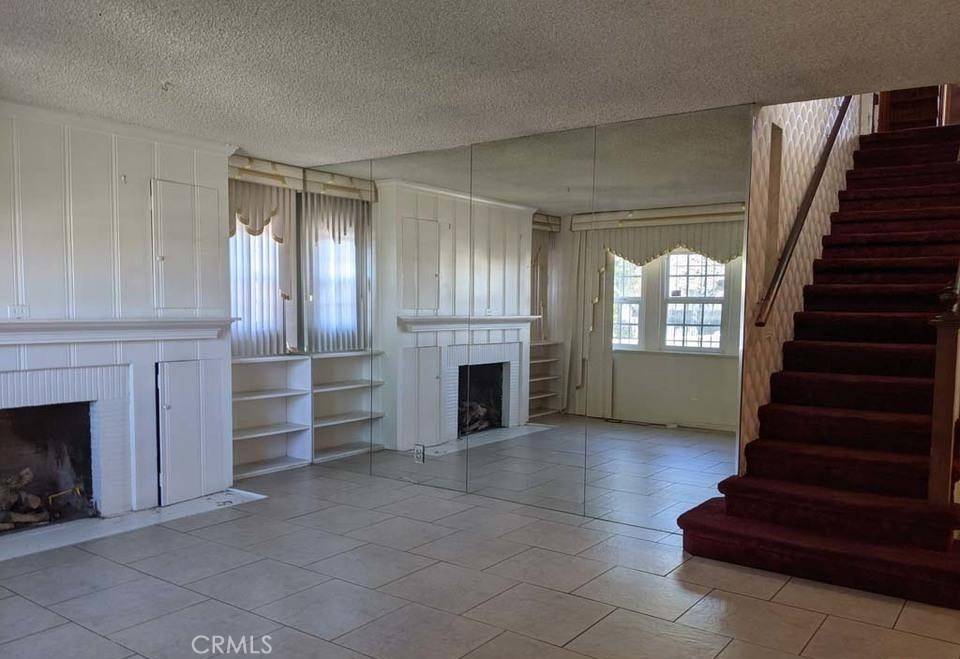 Compton, CA 90220,332 W Laurel