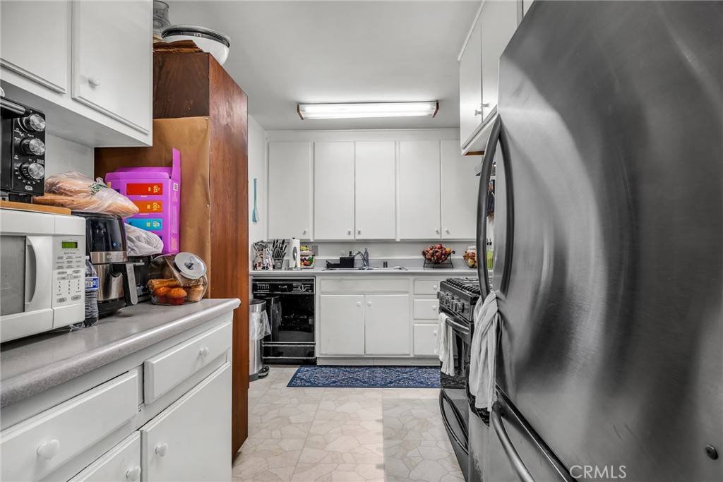 8748 Sylmar AVE Panorama City, CA 91402