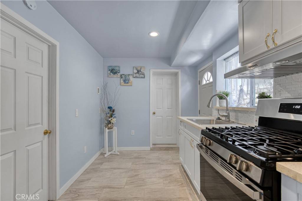 Simi Valley, CA 93063,2617 Silver Stream CT