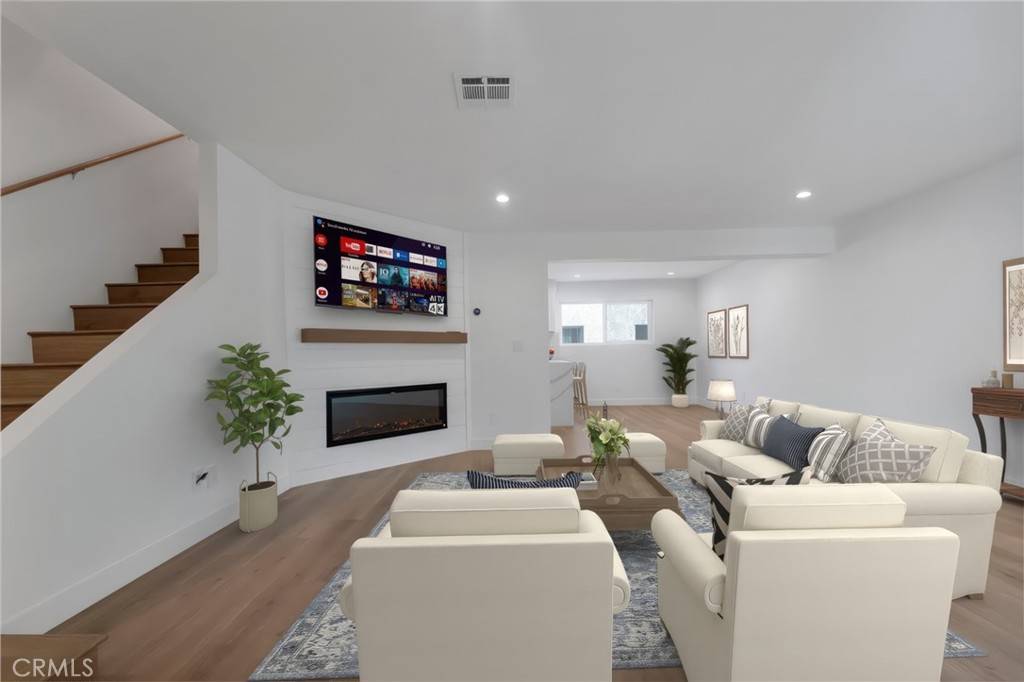Tarzana, CA 91356,18550 Hatteras ST #94