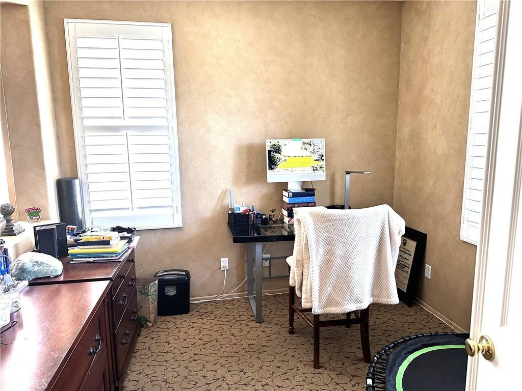 Valencia, CA 91354,24014 Via Vista