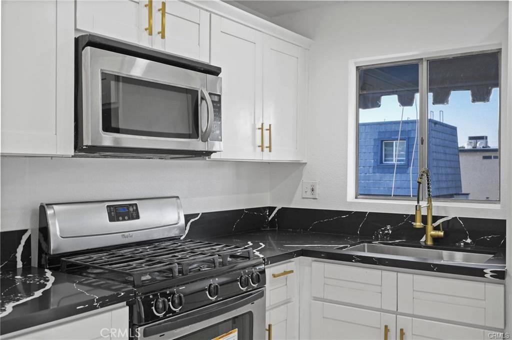 Tarzana, CA 91356,18530 Hatteras #333