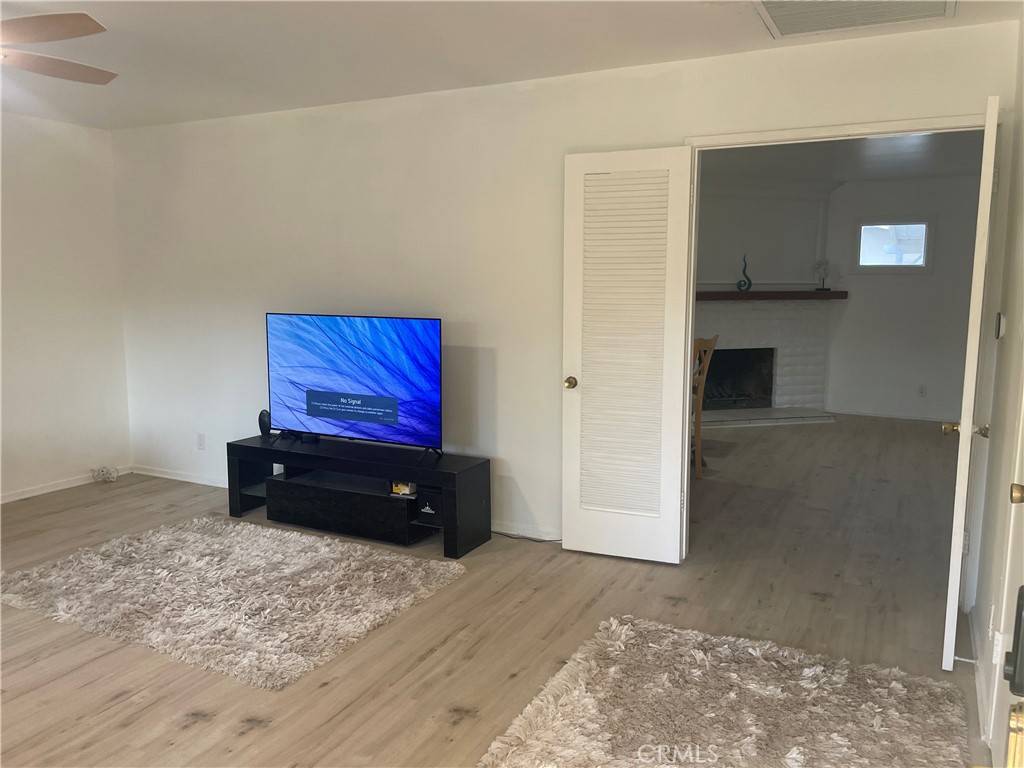 West Hills, CA 91307,24154 Vanowen ST