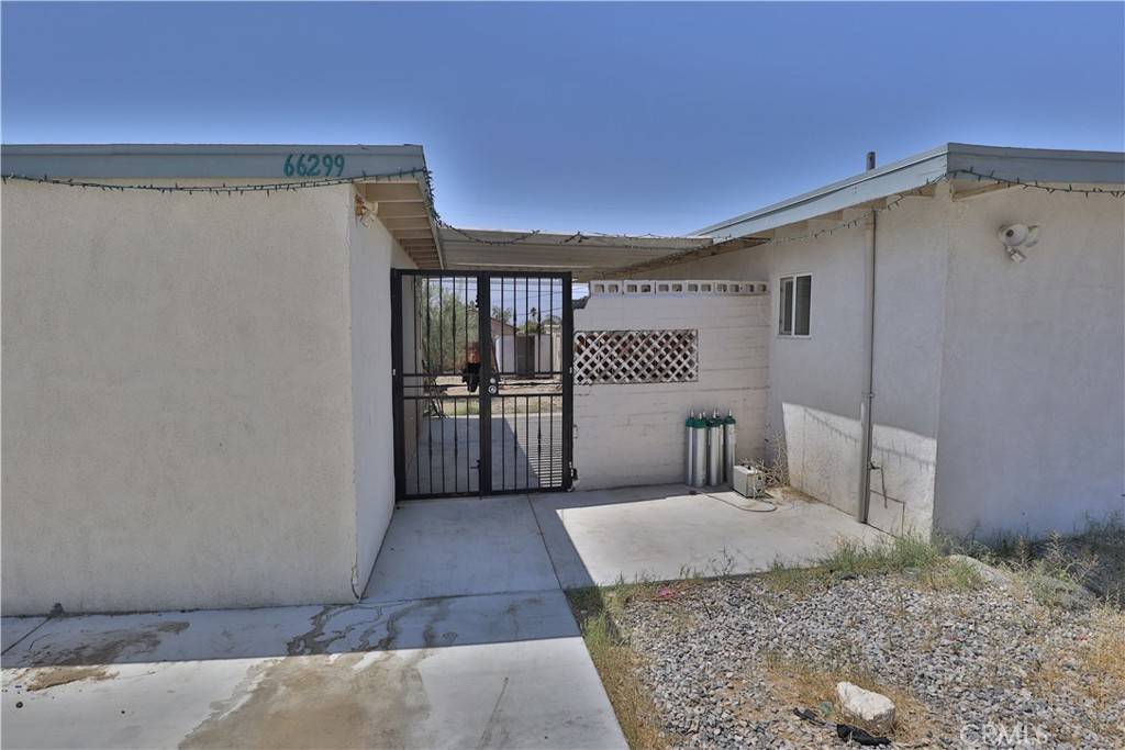 Desert Hot Springs, CA 92240,66299 7th ST