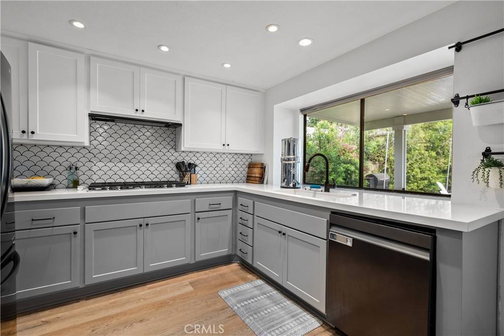 Valencia, CA 91355,25842 Vaquero CT