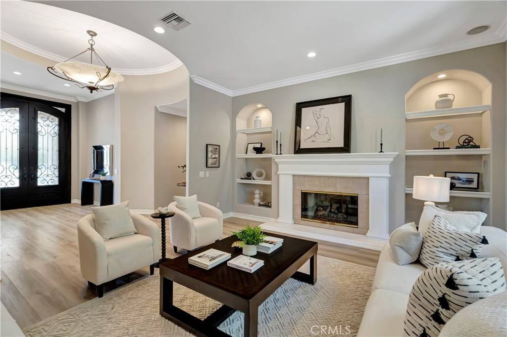 Simi Valley, CA 93065,697 Noble RD