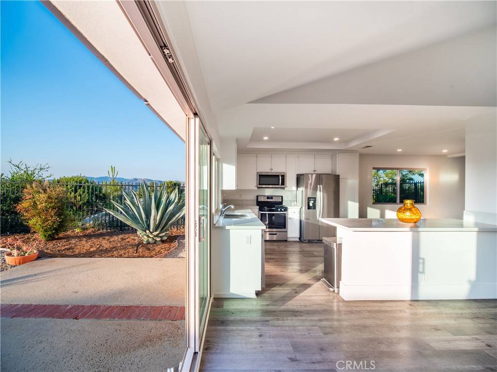 Westlake Village, CA 91361,2181 Hillsbury RD