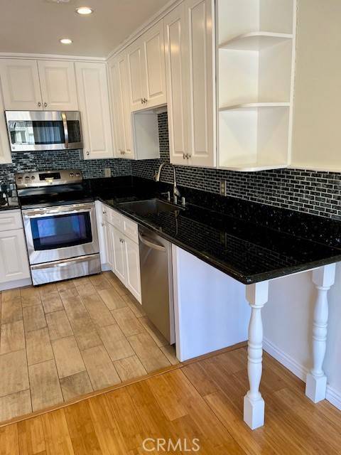 Thousand Oaks, CA 91360,290 Sequoia CT #25