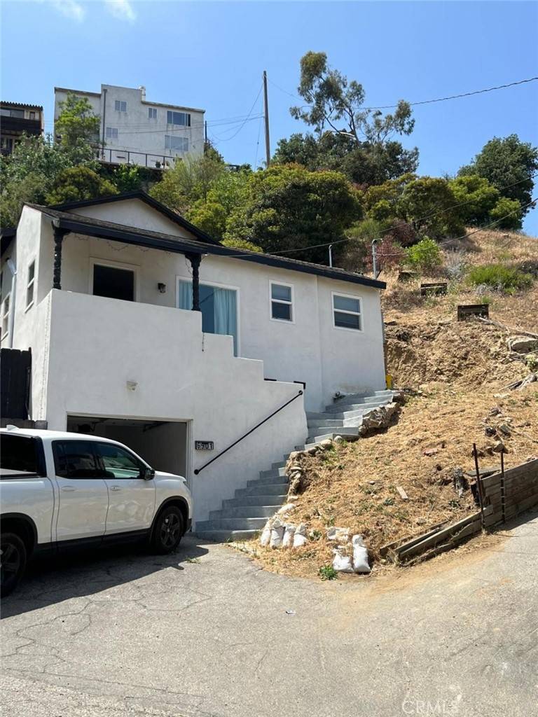 Los Angeles, CA 90068,6901 Cahuenga Park TRL