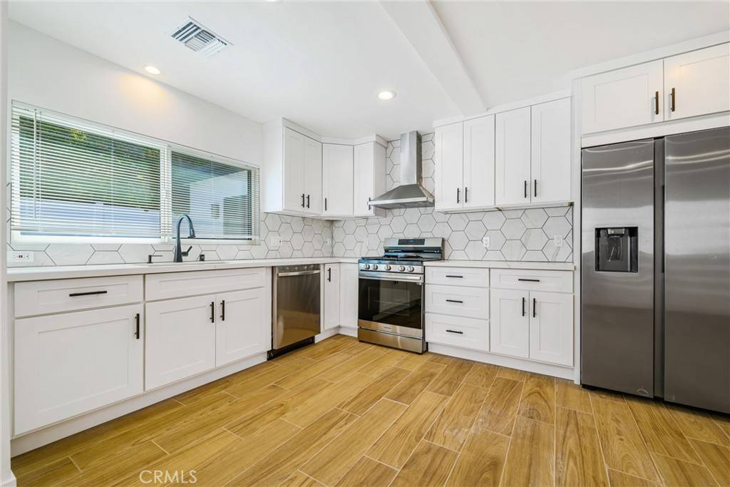 Sherman Oaks, CA 91411,5706 Burnet AVE