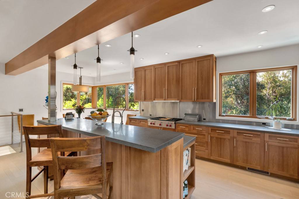 4315 Morro DR Woodland Hills, CA 91364