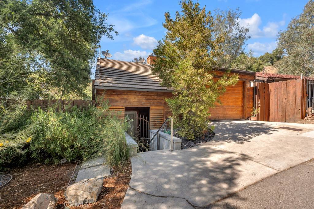 Woodland Hills, CA 91364,4315 Morro DR