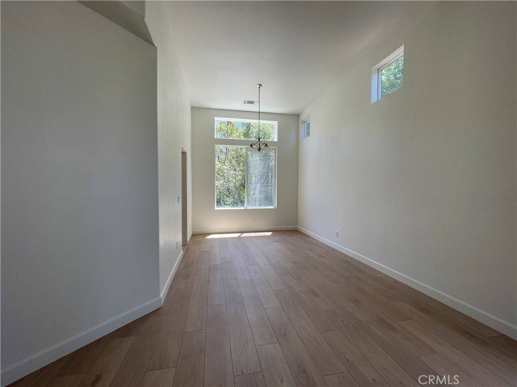 Newhall, CA 91321,23808 Oak View LN