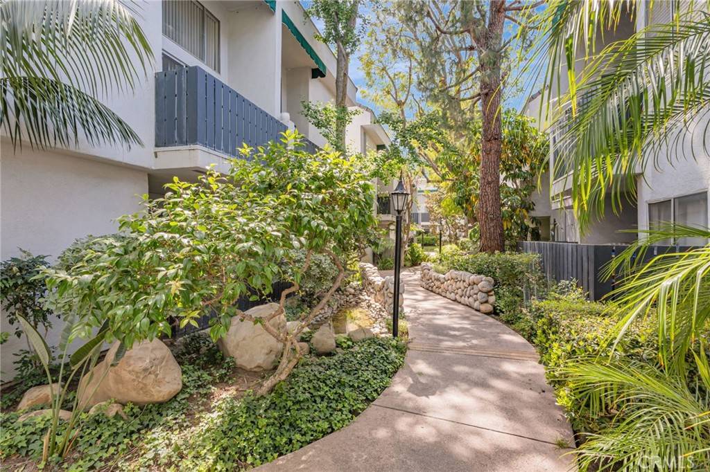 Tarzana, CA 91356,18645 Hatteras ST #203