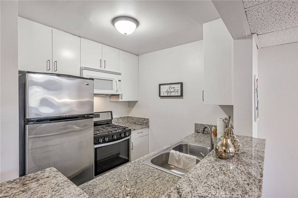 Tarzana, CA 91356,18645 Hatteras ST #203