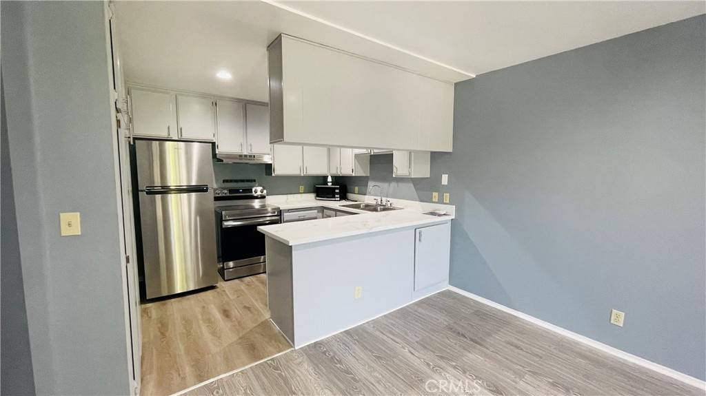 Canoga Park, CA 91303,6815 Remmet AVE #219