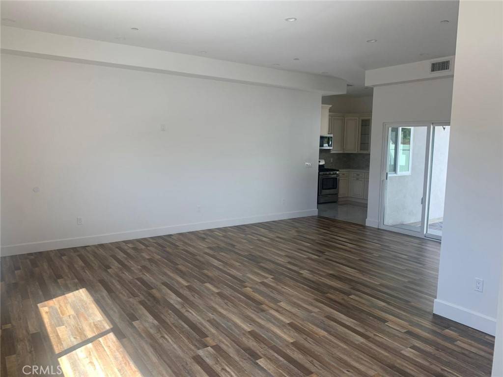 Granada Hills, CA 91344,16507 San Fernando Mission BLVD