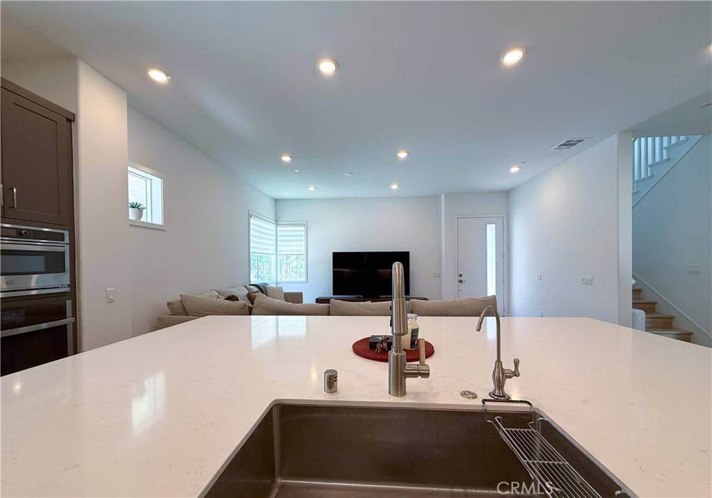 Valencia, CA 91381,27508 Golden Currant PL