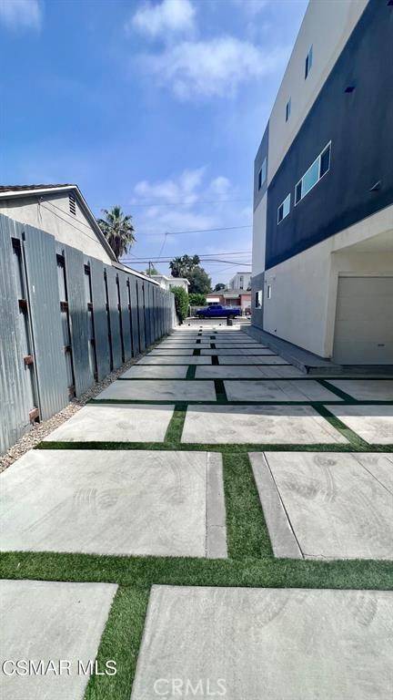 North Hollywood, CA 91601,5635 Klump AVE #1/2